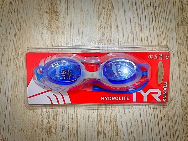 جزئیات فریم فوق سبک TPR در عینک شنا TYR Hydrolite